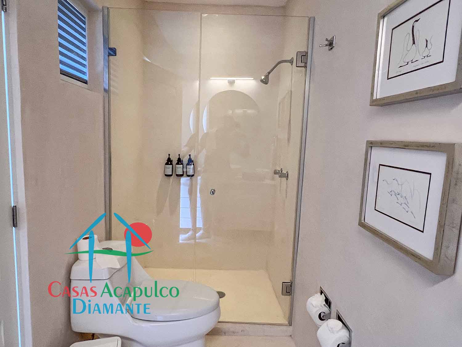 Casa Romance - Baño de visitas 2